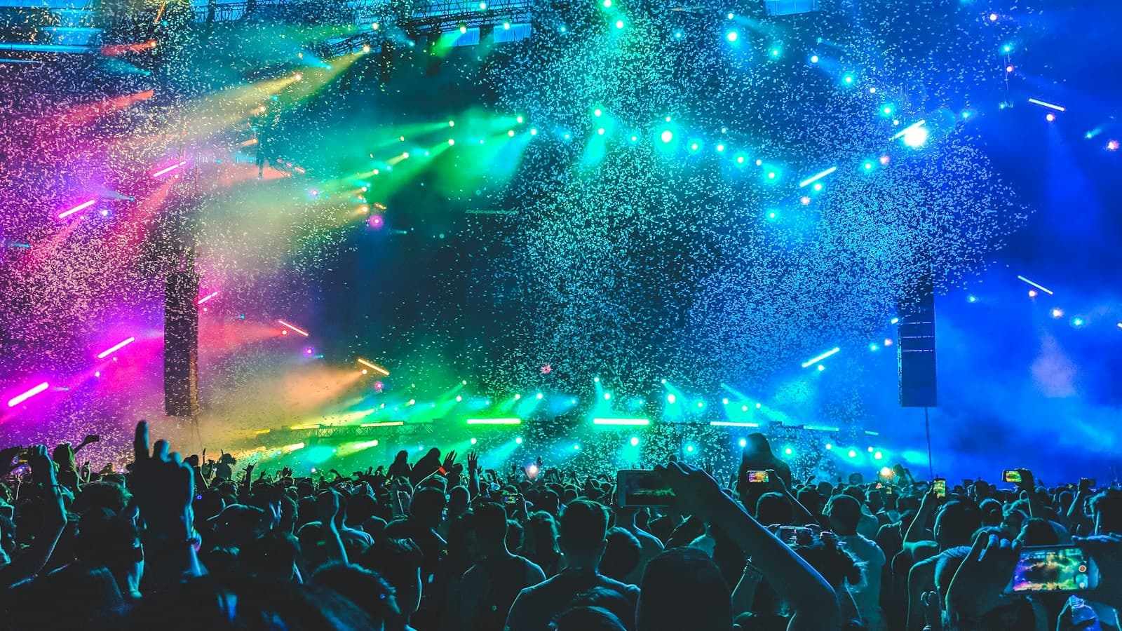 Đại nhạc hội Neon Waves 2030